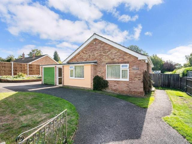 3 bedroom detached bungalow for sale