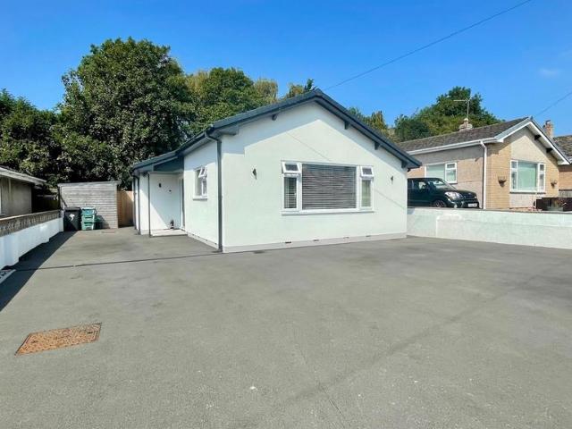 3 bedroom detached bungalow for sale