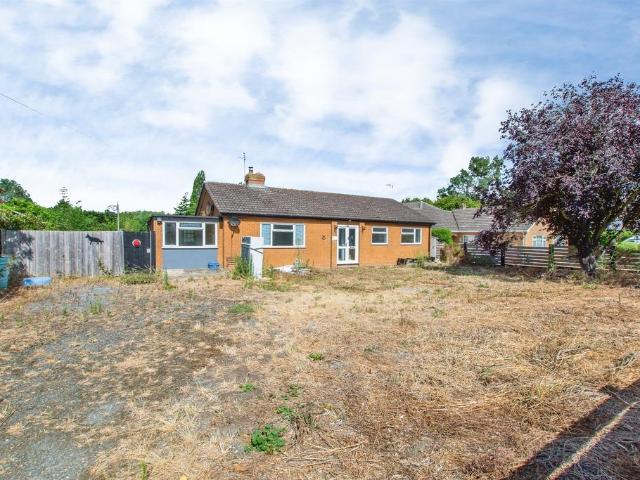 3 bedroom detached bungalow for sale
