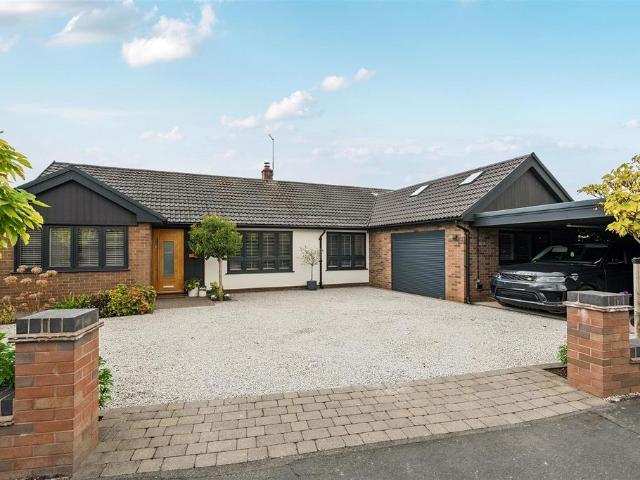 3 bedroom detached bungalow for sale