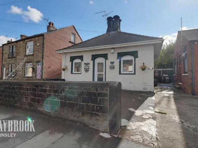 3 bedroom detached bungalow for sale