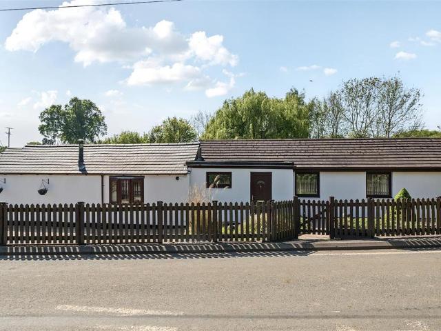3 bedroom detached bungalow for sale