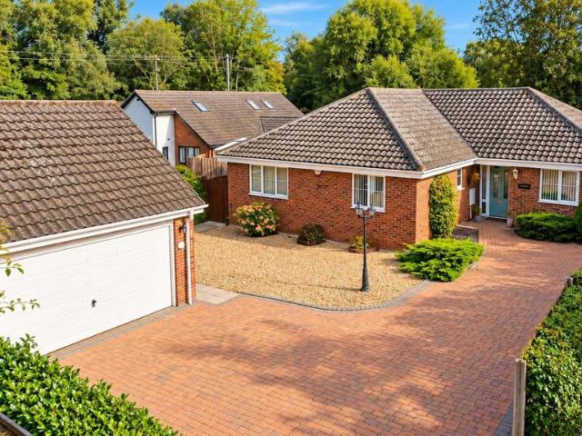 3 bedroom detached bungalow for sale