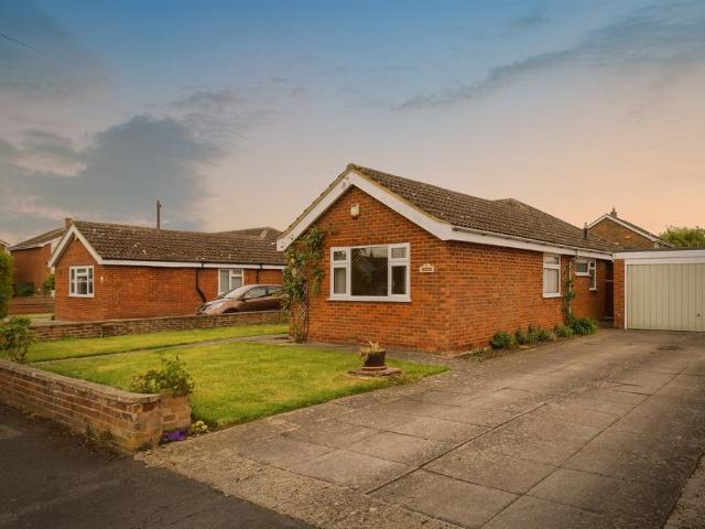 3 bedroom detached bungalow for sale