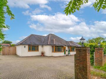 3 bedroom detached bungalow for sale