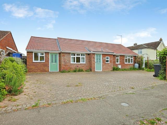 3 bedroom detached bungalow for sale