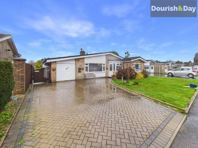 3 bedroom detached bungalow for sale