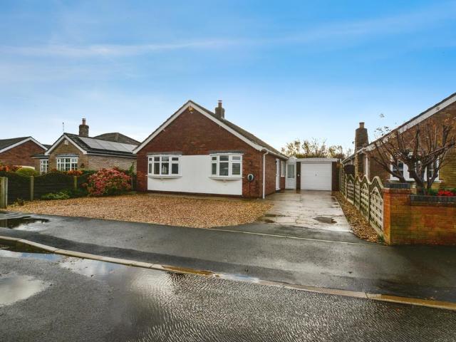 3 bedroom detached bungalow for sale