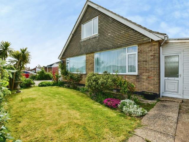 5 bedroom detached bungalow for sale