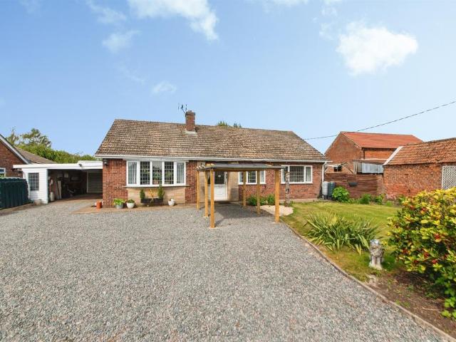 3 bedroom detached bungalow for sale