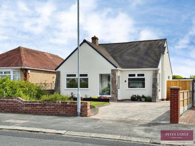 3 bedroom detached bungalow for sale