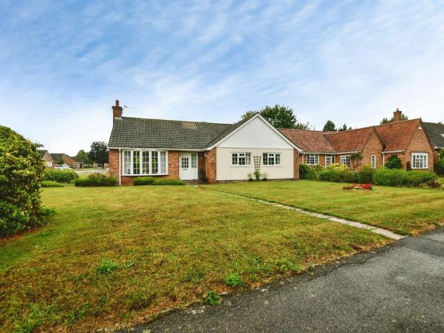 3 bedroom detached bungalow for sale