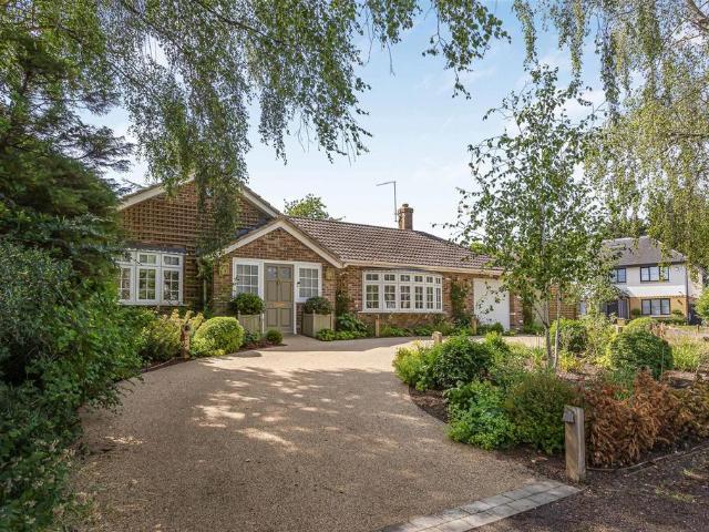 3 bedroom detached bungalow for sale