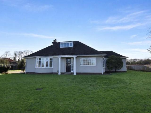 3 bedroom detached bungalow for sale