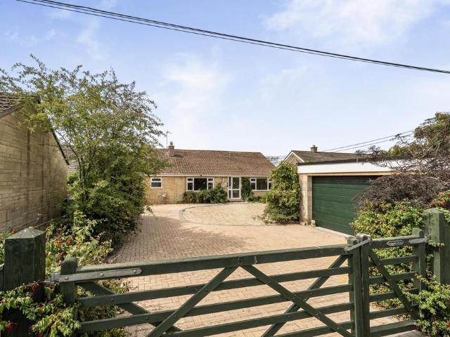 3 bedroom detached bungalow for sale