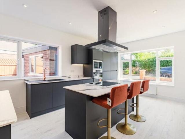 3 bedroom detached bungalow for sale in Border Way, Vicars Cross, Chester, CH3 5PQ, CH3