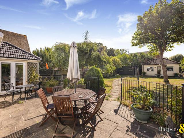 3 bedroom detached bungalow for sale in Tile Kiln Lane, Bexley, DA5