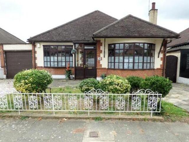 3 Bedroom Detached Bungalow For Sale In Upminster, London