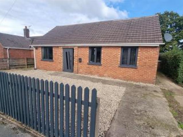 3 bedroom Detached bungalow To Let