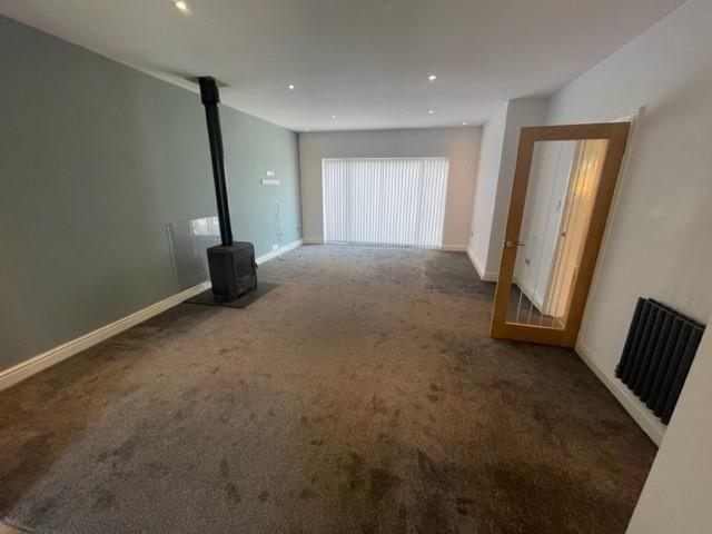 3 bedroom detached bungalow to rent