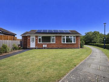 3 bedroom detached bungalow to rent