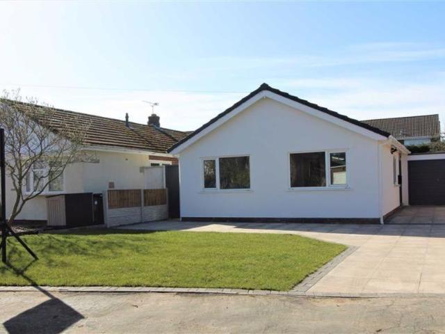 3 bedroom detached bungalow to rent