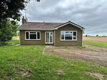 3 bedroom detached bungalow to rent