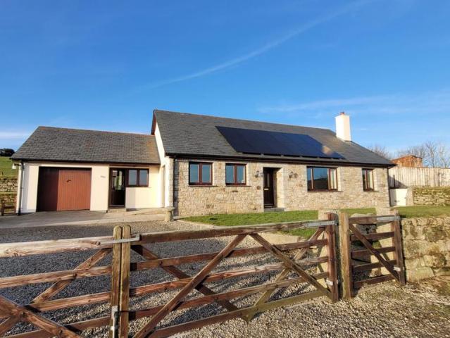 3 bedroom detached bungalow to rent