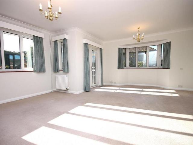 3 bedroom detached bungalow to rent