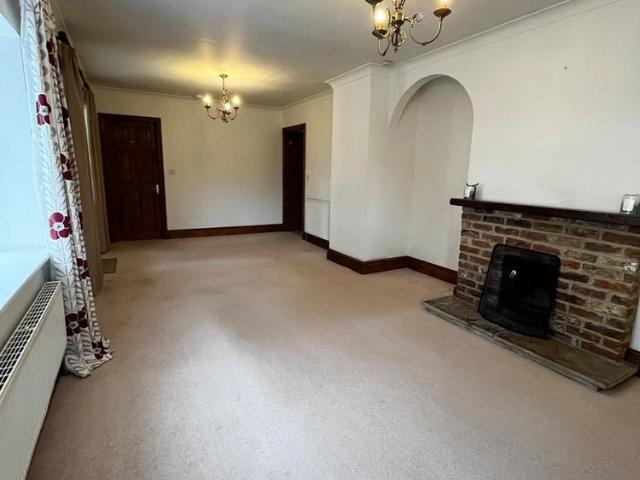 3 bedroom detached bungalow to rent