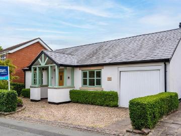 3 bedroom detached bungalow to rent