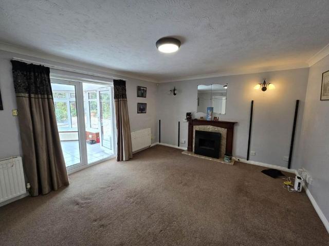 3 bedroom detached bungalow to rent