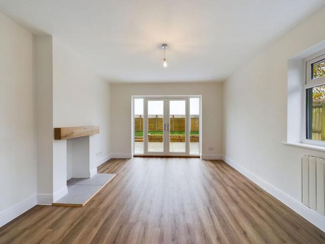 3 bedroom detached bungalow to rent