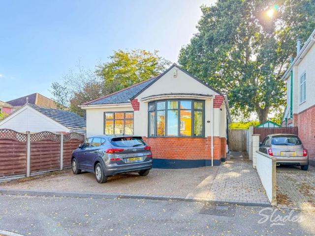 3 bedroom detached bungalow to rent