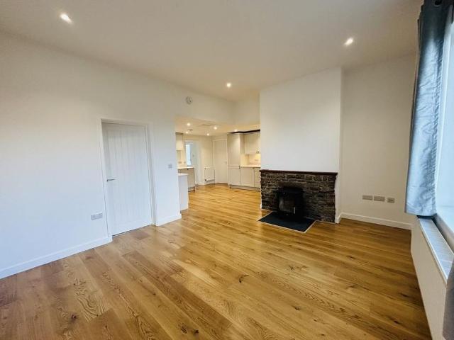 3 bedroom detached bungalow to rent