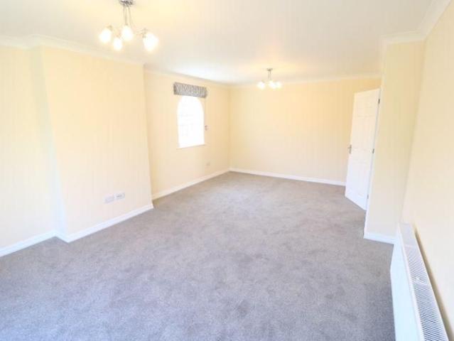 3 bedroom detached bungalow to rent