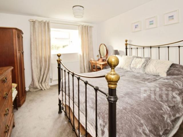 3 bedroom detached bungalow to rent