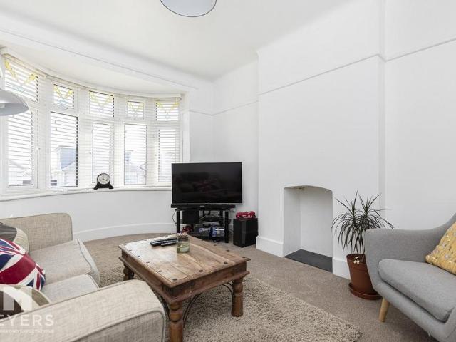 3 bedroom detached bungalow to rent