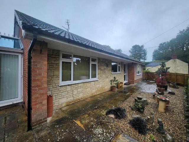 3 bedroom detached bungalow to rent