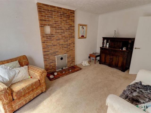 3 bedroom detached bungalow to rent