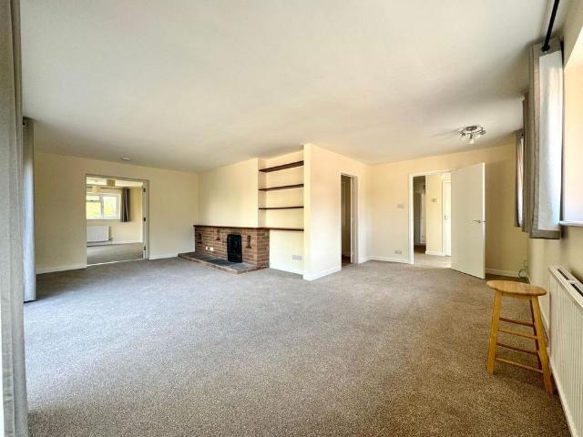 3 bedroom detached bungalow to rent