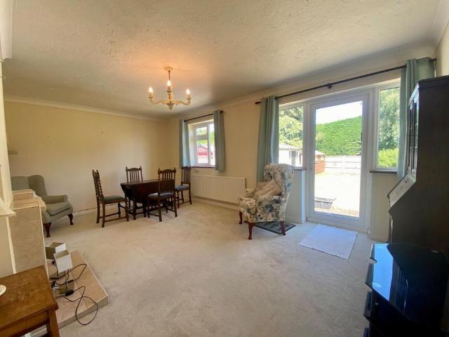 3 bedroom detached bungalow to rent