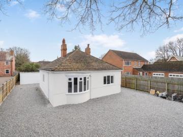 3 bedroom detached bungalow to rent