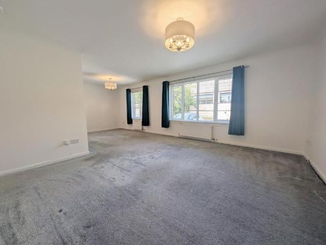3 bedroom detached bungalow to rent