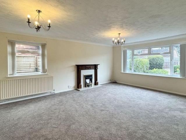 3 bedroom detached bungalow to rent