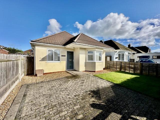 3 bedroom detached bungalow to rent