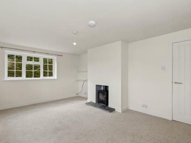 3 bedroom detached bungalow to rent