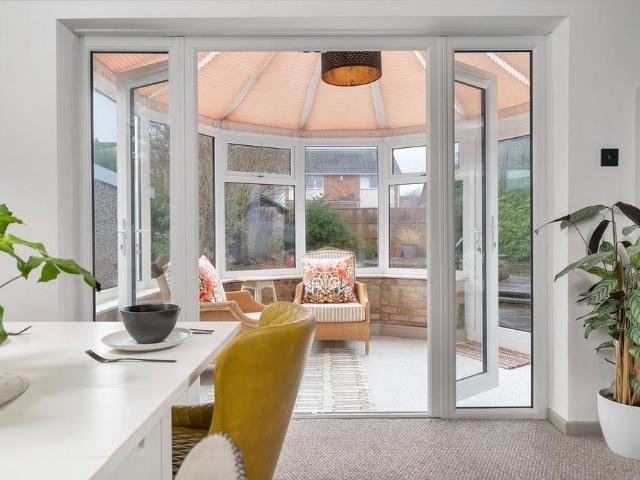 3 bedroom detached bungalow to rent