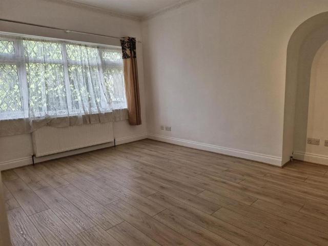 3 bedroom detached bungalow to rent