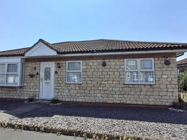 3 bedroom detached bungalow to rent